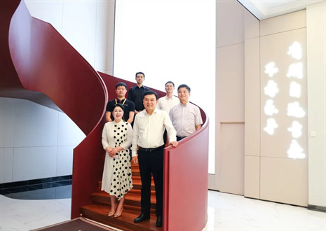 热烈欢迎省委统战部张部长一行莅临jinnianhui官网 - 金年会家居股份有限公司指导工作！