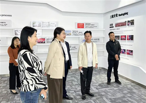 热烈欢迎瑶海区范区长等领导一行来访jinnianhui官网 - 金年会家居股份有限公司参观指导！